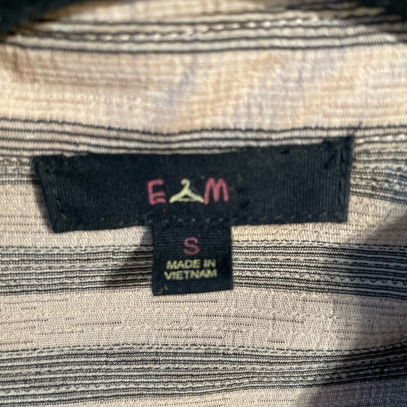 pretty button down shirt - Picture 4 of 4